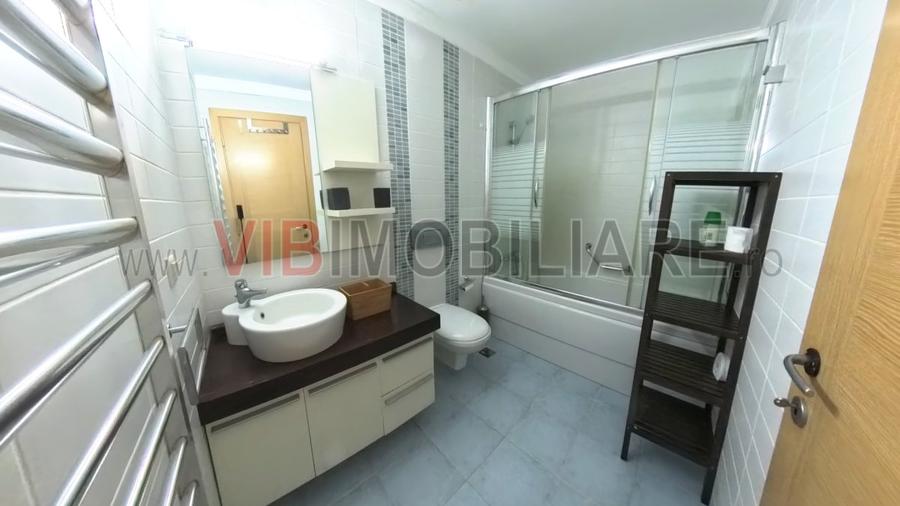 Apartament cu 2 camere semidecomandat, mobilat în Tei