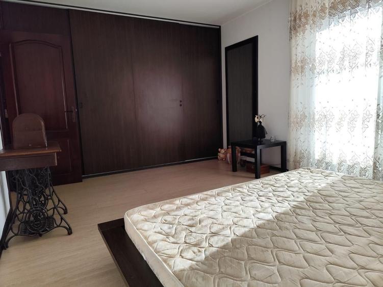 Apartament cu 3 camere decomandat în Exterior Vest