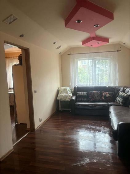 Apartament cu 4 camere decomandat în Central