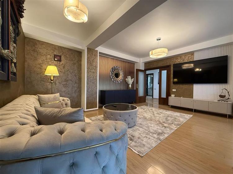Apartament cu 3 camere decomandat, mobilat în Țiglina 1