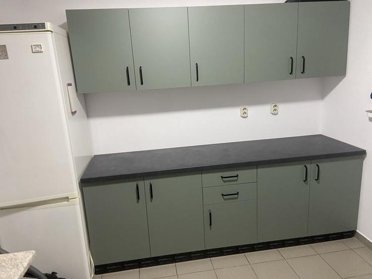 Apartament cu 3 camere decomandat în Răcădău
