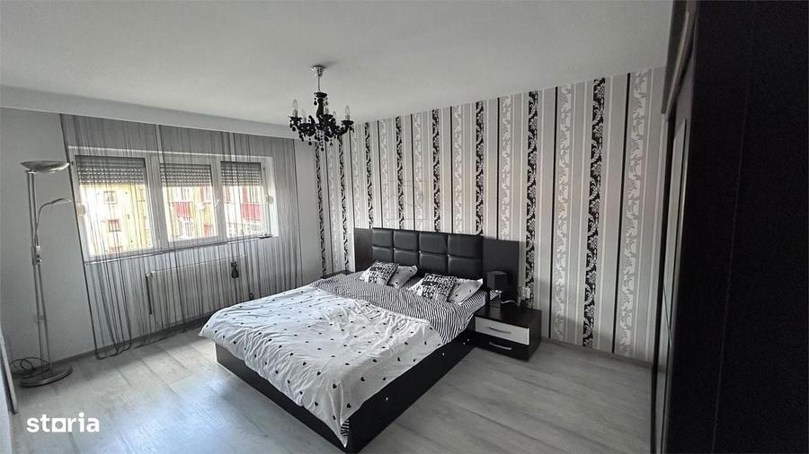Apartament cu 3 camere decomandat în Central