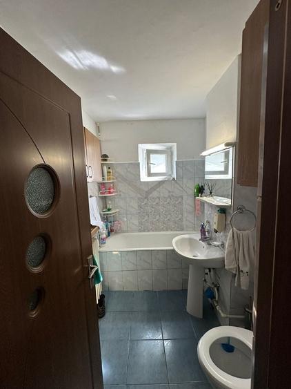 Apartament cu 3 camere decomandat în Dancu