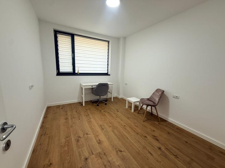 Birou, de 37.299999237061 mp, în Păcurari