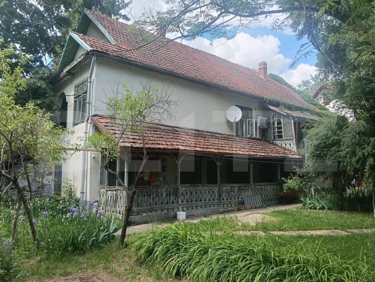 Casă individuală cu 17 camere cu Canalizare în Buziaș