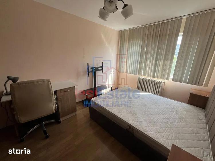 Apartament cu 2 camere semidecomandat în Podu Roș