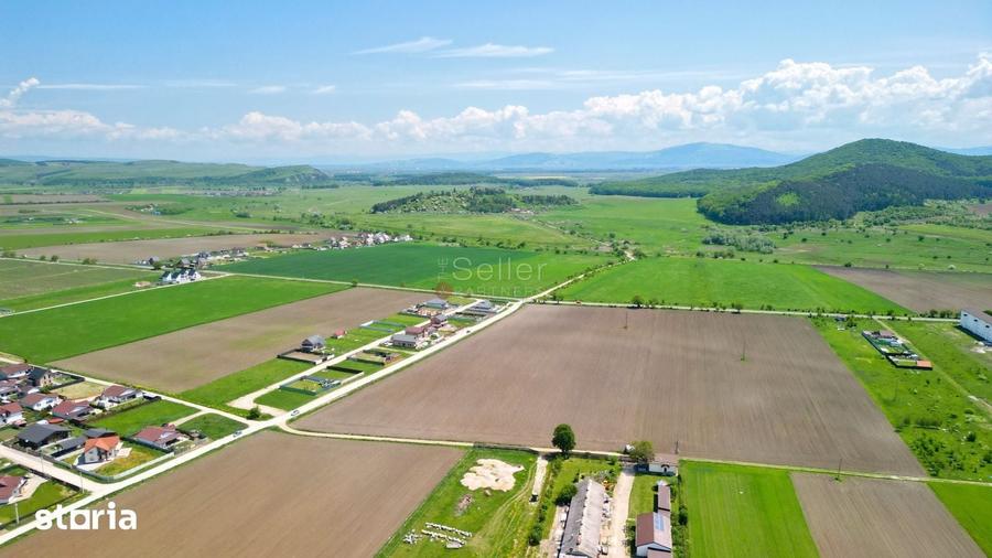 Teren de 31800 mp, în Sânpetru