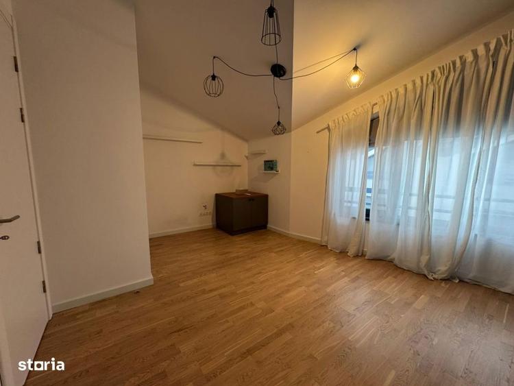 Casă cu 5 camere cu Canalizare în Primăverii