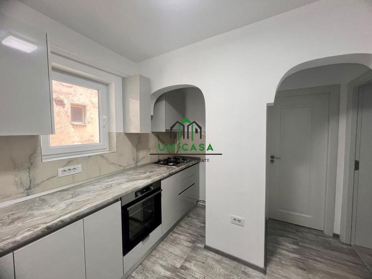 Apartament cu 3 camere semidecomandat în Traian