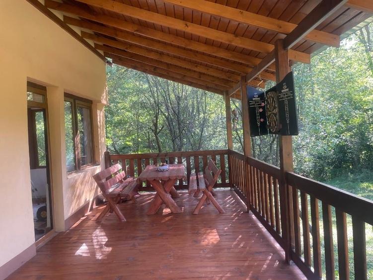 Casă individuală cu 5 camere cu Teren 1000 Mp în Drăgăneasa