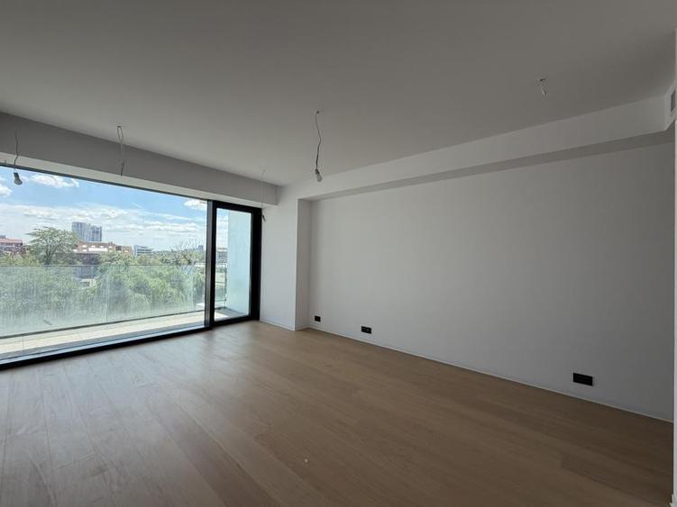 Apartament cu 3 camere decomandat în Floreasca