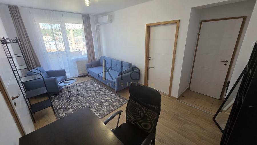 Apartament cu 2 camere semidecomandat, mobilat în P-ța Mihai Viteazul