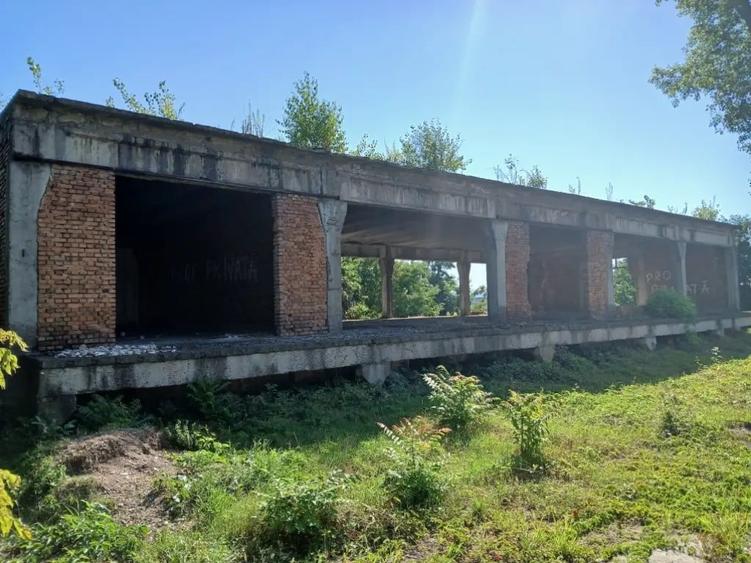 Teren de 4.21 mp, în Central