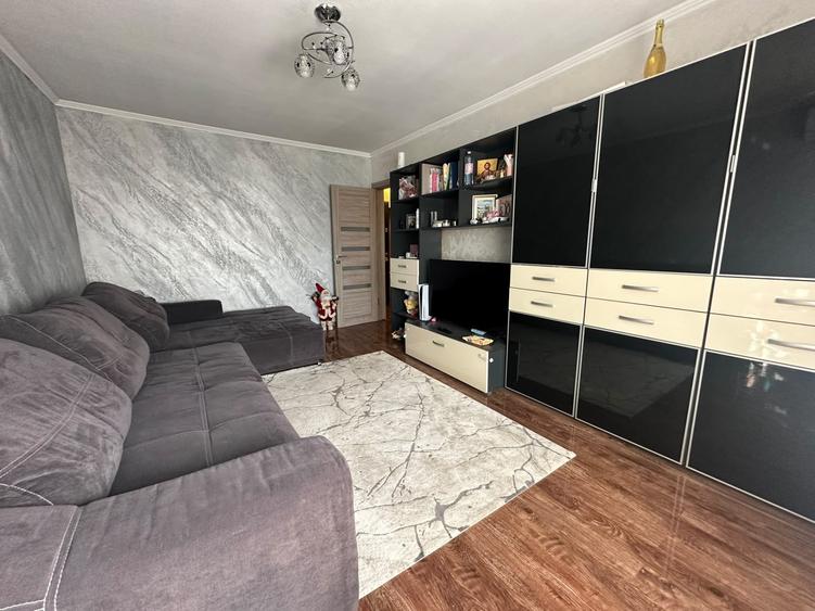 Apartament cu 2 camere decomandat, mobilat în Buzaului
