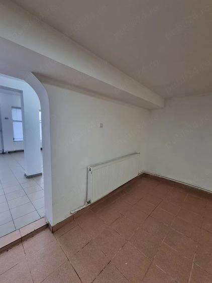 Spațiu comercial, de 80 mp, în Nord