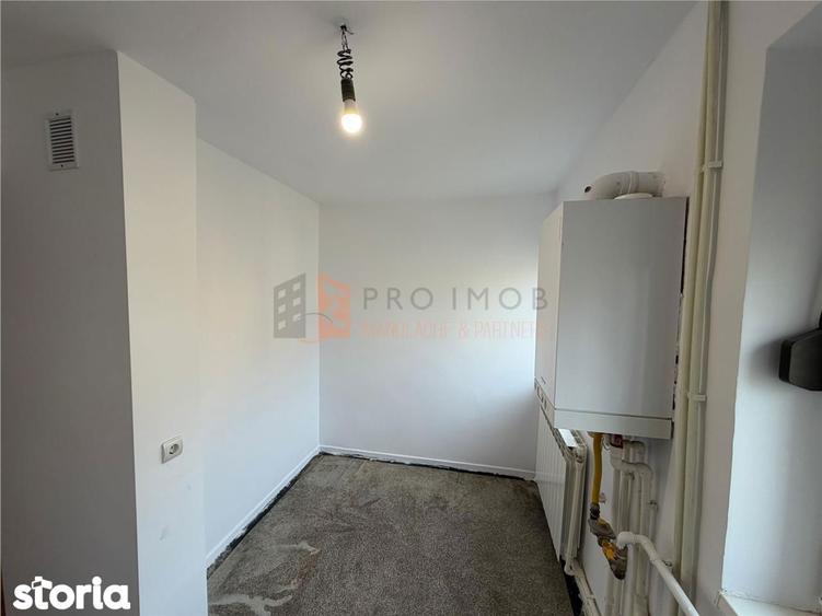 Apartament 3 camere cf 2 decomandat Zona Micro 14 - 13