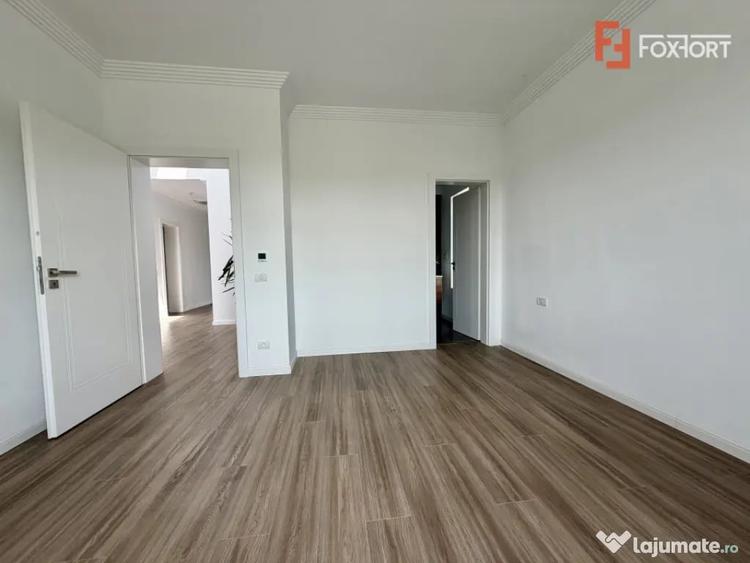 Casă cu 4 camere cu Teren 688 Mp în Sânandrei