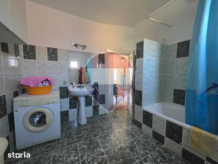 Casă cu 4 camere cu Teren 936 Mp în Central
