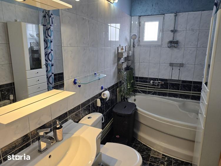 Apartament cu 4 camere în Vladimirescu
