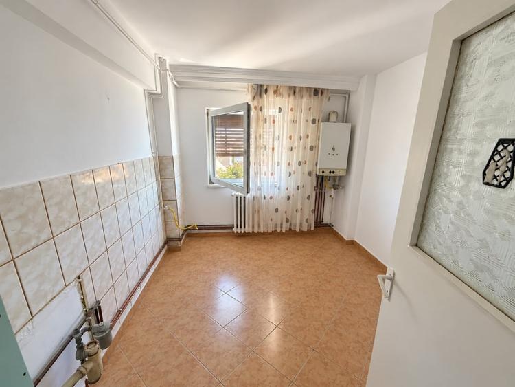 Apartament 3 camere de vânzare | Cetate | Etaj 3 | 2 băi | Balcon | Boxă - 5