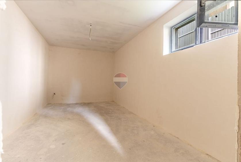Duplex cu 6 camere cu Teren 400 Mp în Sud