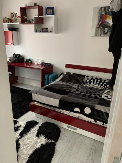 Casă cu 3 camere cu Teren 70 Mp în Exterior Vest