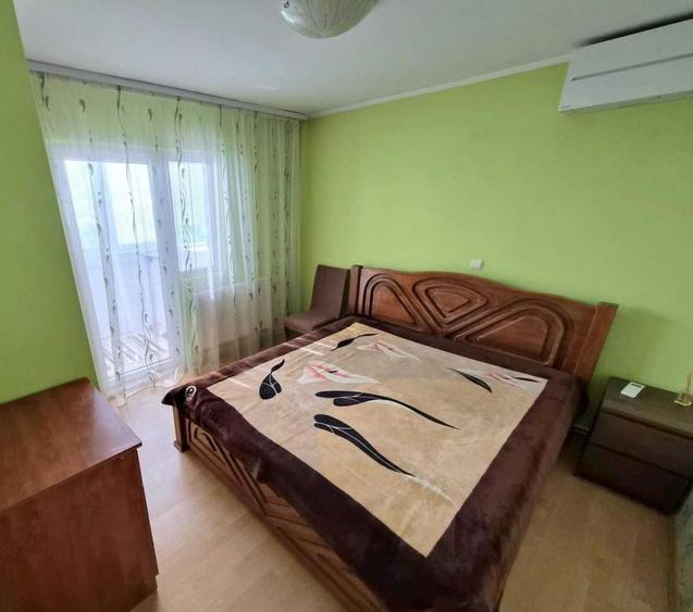 Apartament cu 3 camere decomandat în Băneasa