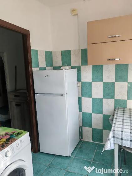 Garsonieră decomandată în Gorjului