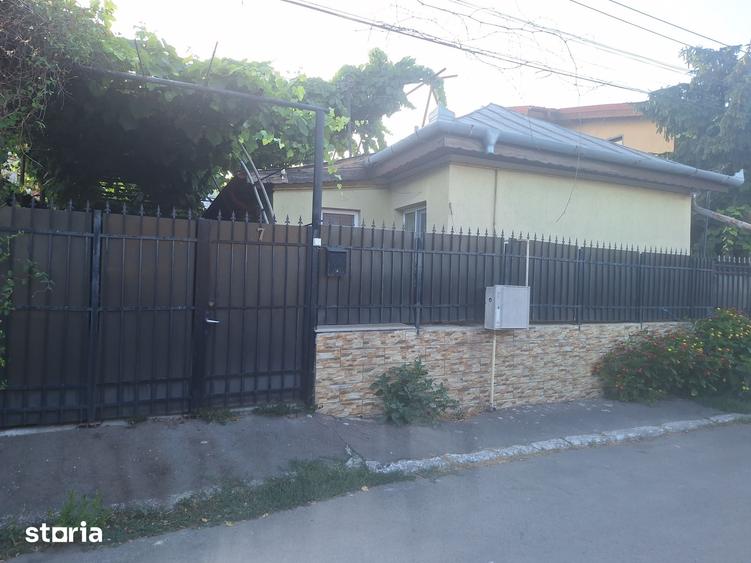Casă cu 5 camere cu Teren 211 Mp în Brătianu