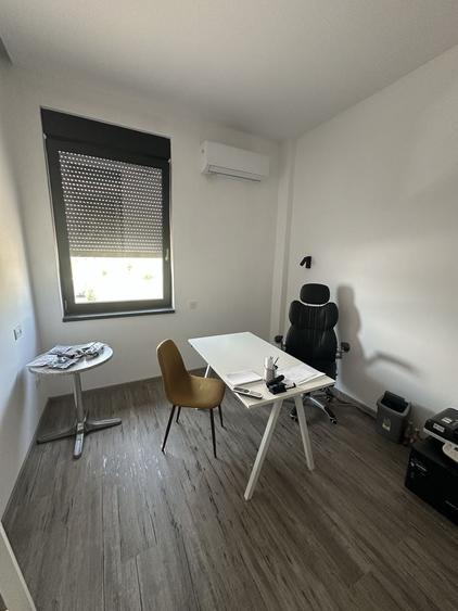 Spațiu comercial, de 20 mp, în Șelimbăr