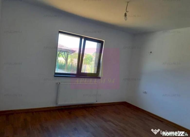 Casă cu 4 camere cu Teren 500 Mp în Gulia