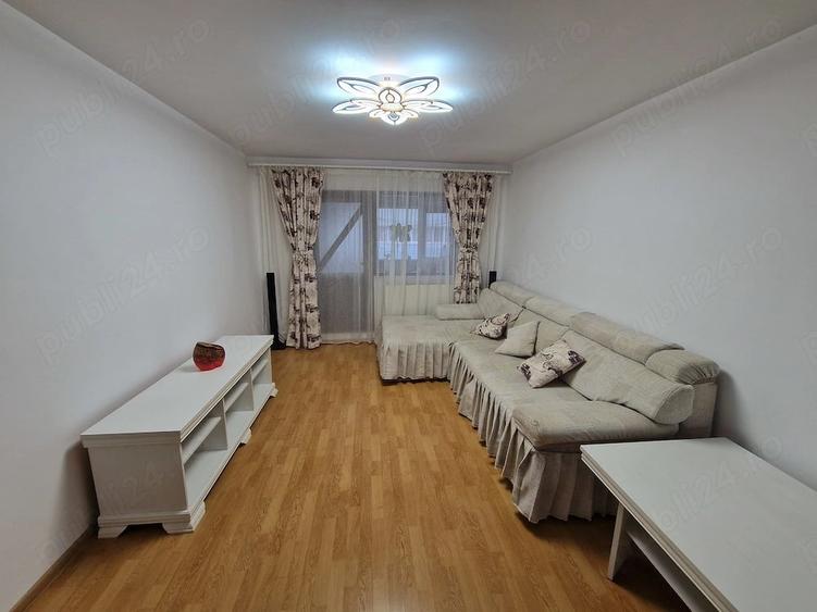 Apartament cu 3 camere decomandat în Tineretului