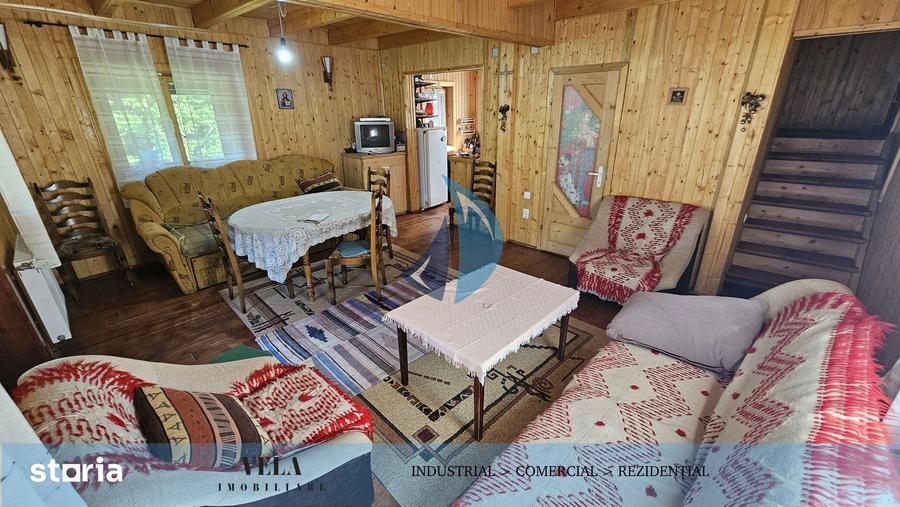 Casă cu 4 camere cu Teren 800 Mp în Lunca
