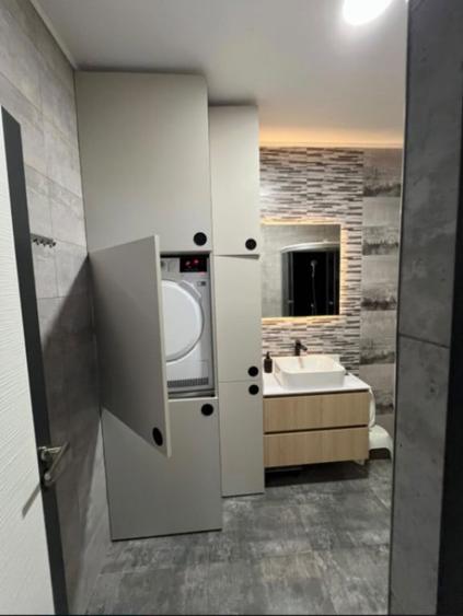 Apartament cu 3 camere decomandat în Florești — fotografia 3