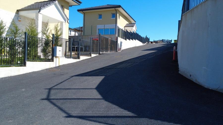 Casă individuală cu 4 camere cu Canalizare în Dezmir
