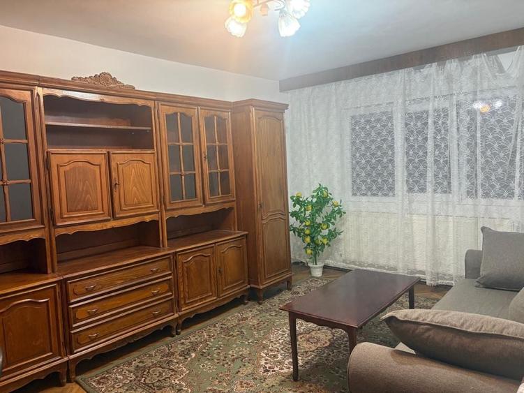Apartament cu 2 camere decomandat în Salcia