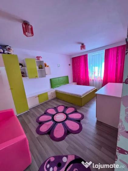 Apartament cu 2 camere decomandat în Vest