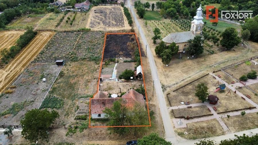Casă cu 4 camere cu Teren 2208 Mp în Folea