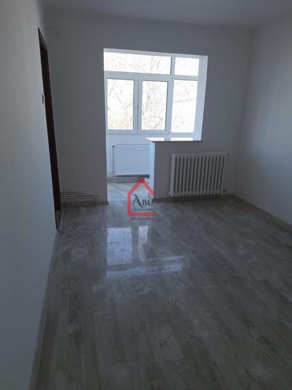 Apartament cu 3 camere nedecomandat în Alexandru cel Bun