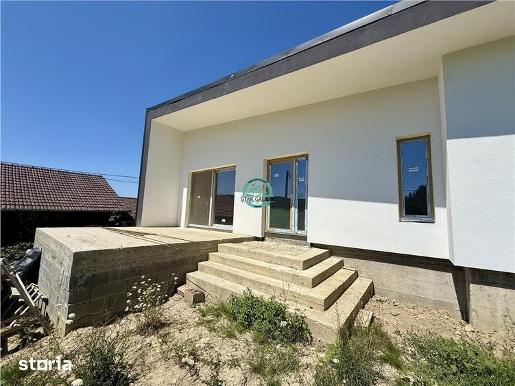 Casă cu 3 camere cu Teren 400 Mp în Corunca
