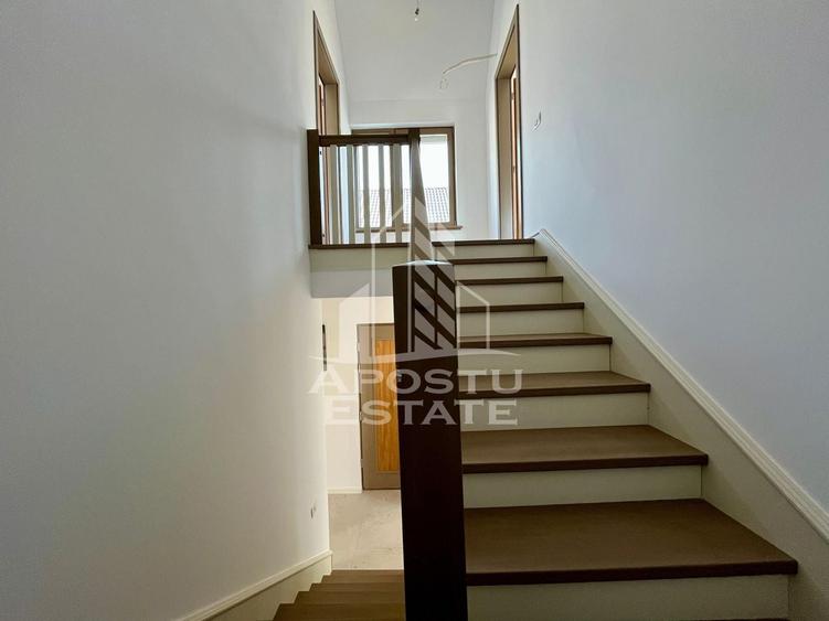 Duplex cu 4 camere cu Canalizare în Dumbrăvița