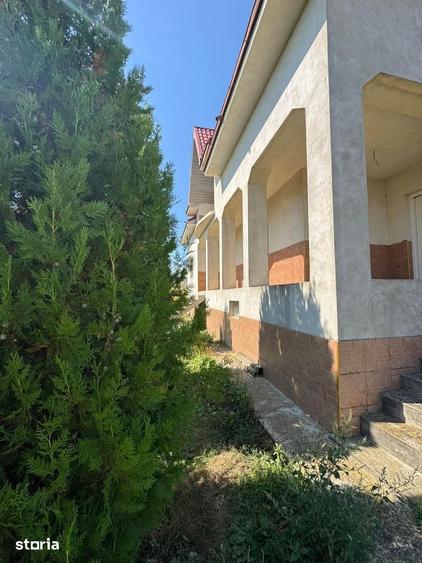 Casă cu 6 camere cu Teren 900 Mp în Central
