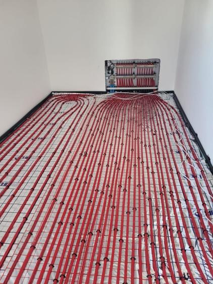 Casă individuală cu 5 camere cu Teren 650 Mp în Central