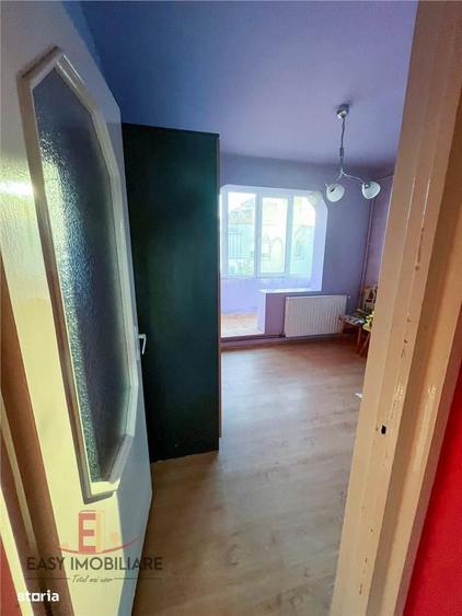 Apartament cu 3 camere decomandat în Tudor