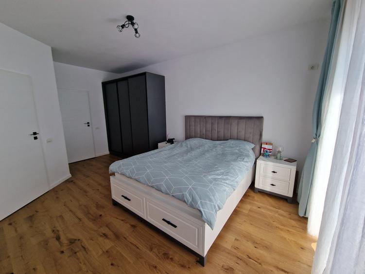 Casă individuală cu 5 camere cu Canalizare în Tunari