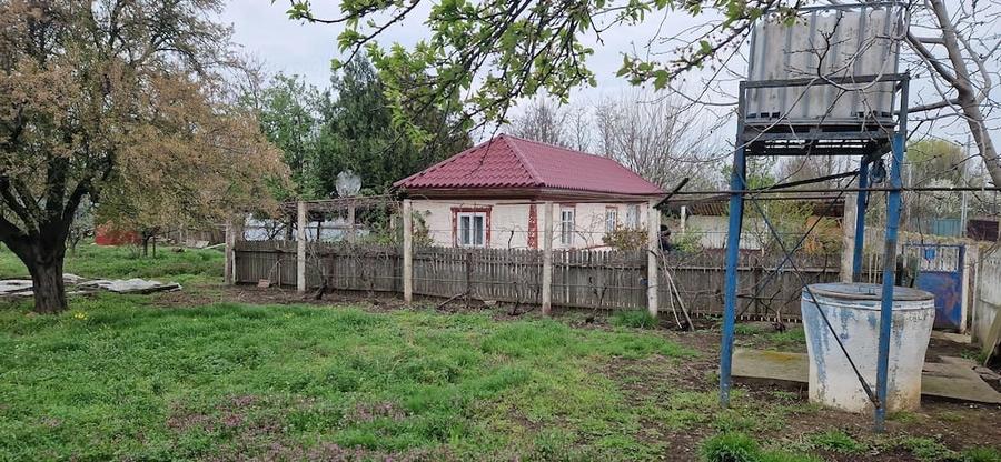 Casă cu 5 camere cu Teren 2200 Mp în Zăvoaia