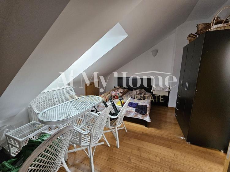 Duplex cu 6 camere cu Piscina în Iancu Nicolae