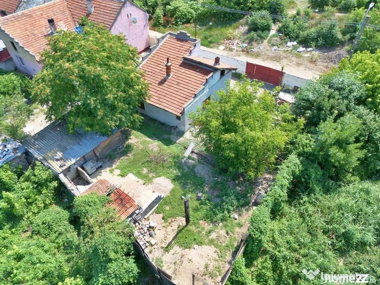 Casă cu 2 camere cu Teren 601 Mp în Central