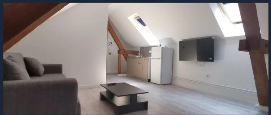 Casă individuală cu 4 camere cu Teren 300 Mp în Centrul Istoric