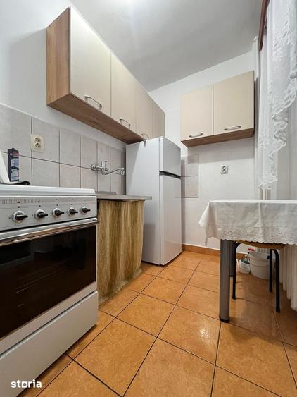 Apartament tip C, decomandat, o camera et.2 Central, zona Pia?a Mare - 5